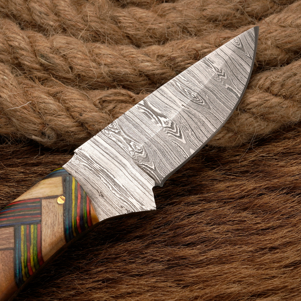 Handmade Damascus Steel Skinner Knife – Exotic & Olive Wood Handle, 8-Inch