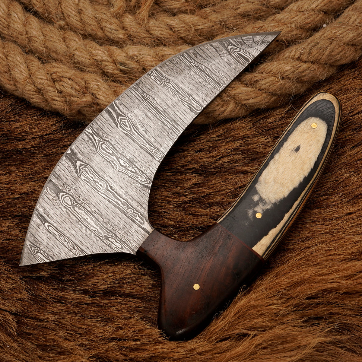 Handmade Damascus steel pizza cutter  Overall Length 7 inch  Blade material: Damascus steel  Handle material : Exotic wood & Rose wood