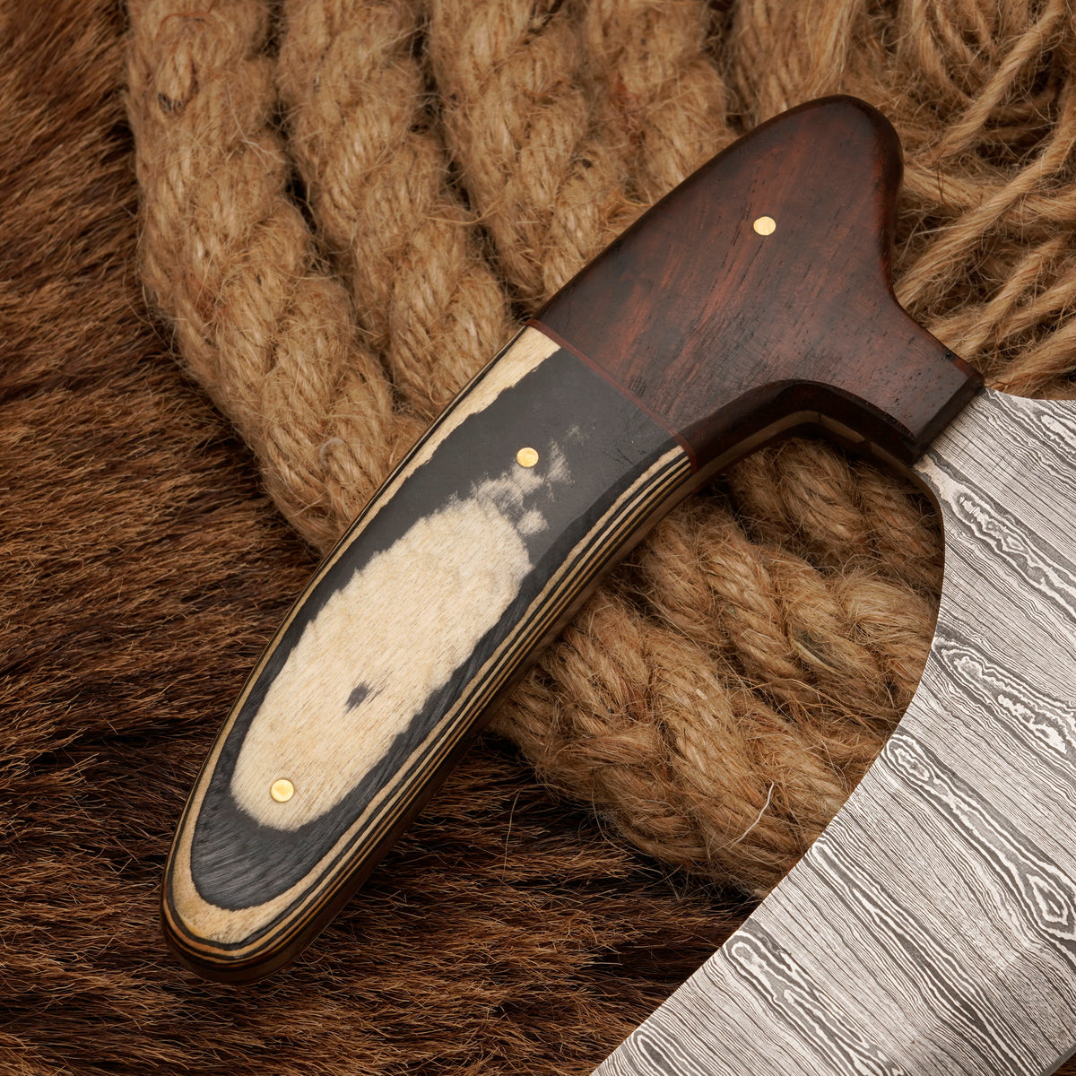 Handmade Damascus steel pizza cutter  Overall Length 7 inch  Blade material: Damascus steel  Handle material : Exotic wood & Rose wood