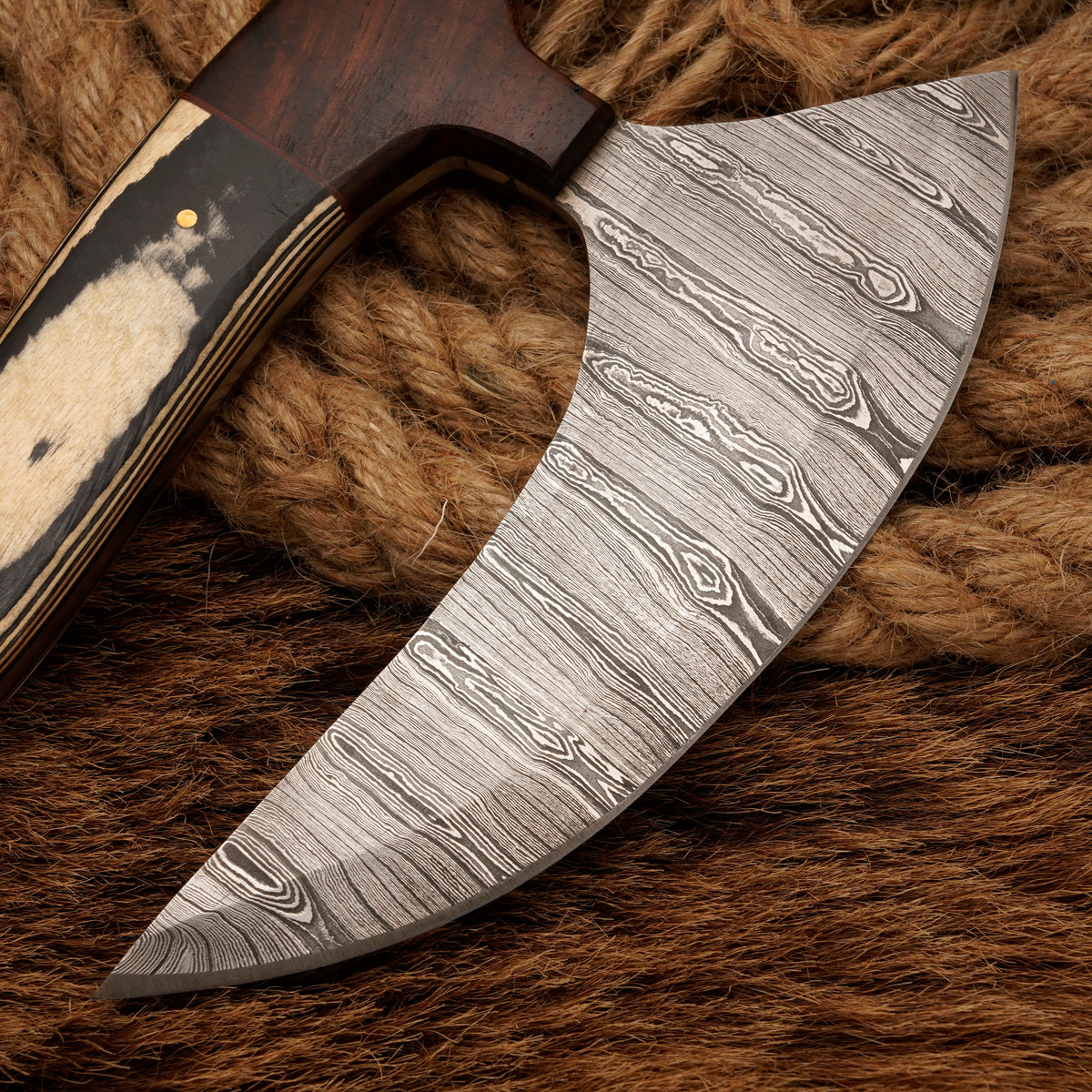 Handmade Damascus steel pizza cutter  Overall Length 7 inch  Blade material: Damascus steel  Handle material : Exotic wood & Rose wood