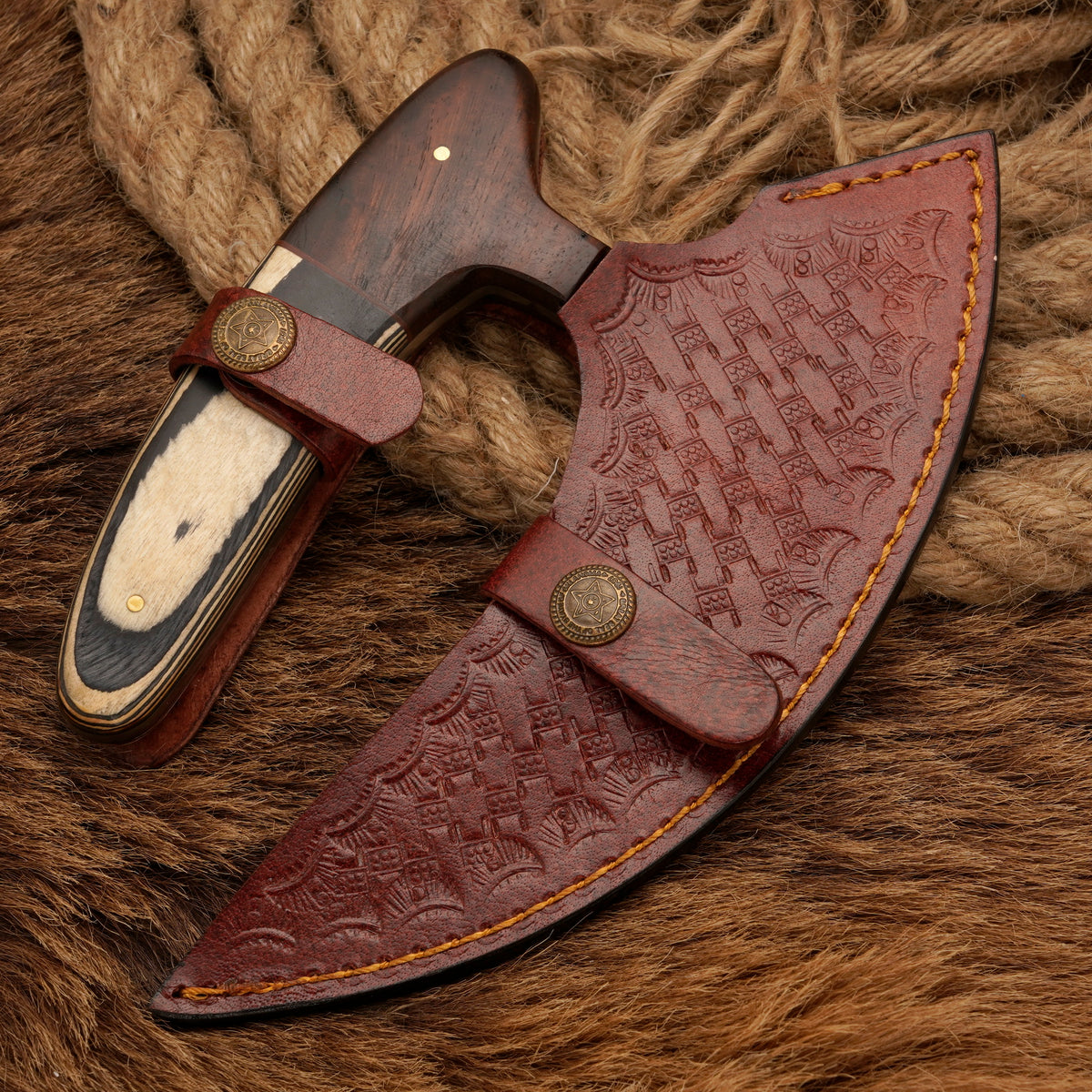 Handmade Damascus steel pizza cutter  Overall Length 7 inch  Blade material: Damascus steel  Handle material : Exotic wood & Rose wood