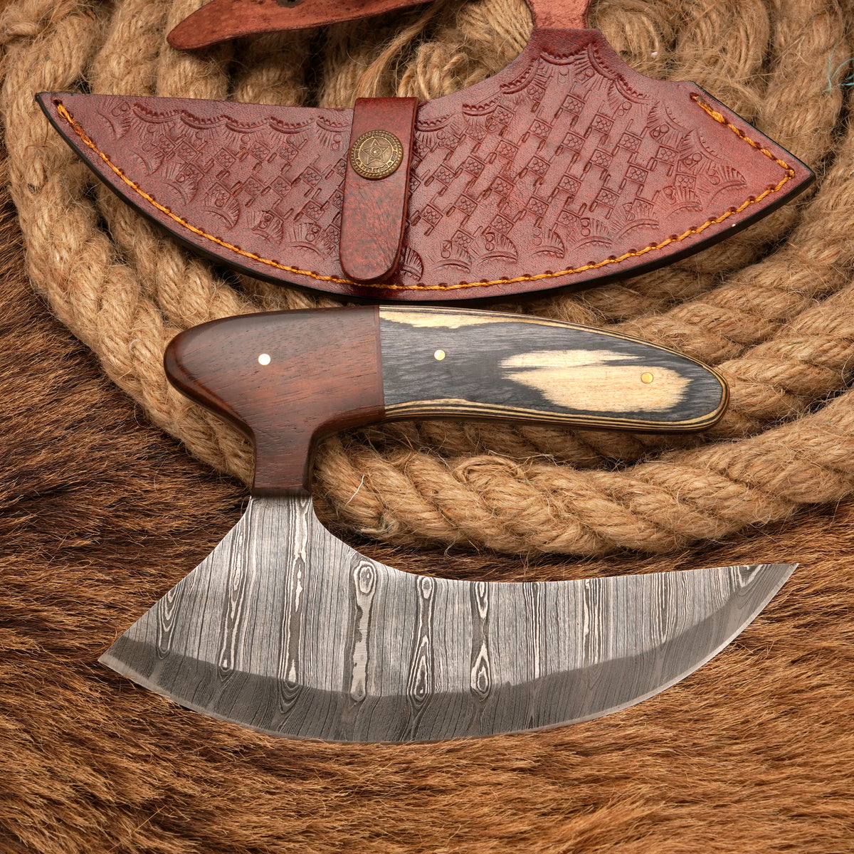 Handmade Damascus steel pizza cutter  Overall Length 7 inch  Blade material: Damascus steel  Handle material : Exotic wood & Rose wood